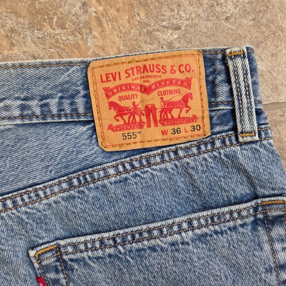 Levi's 555 Jeans W36‎ L30 Custom Patches Light Wash Denim Menswear - Picture 10 of 11